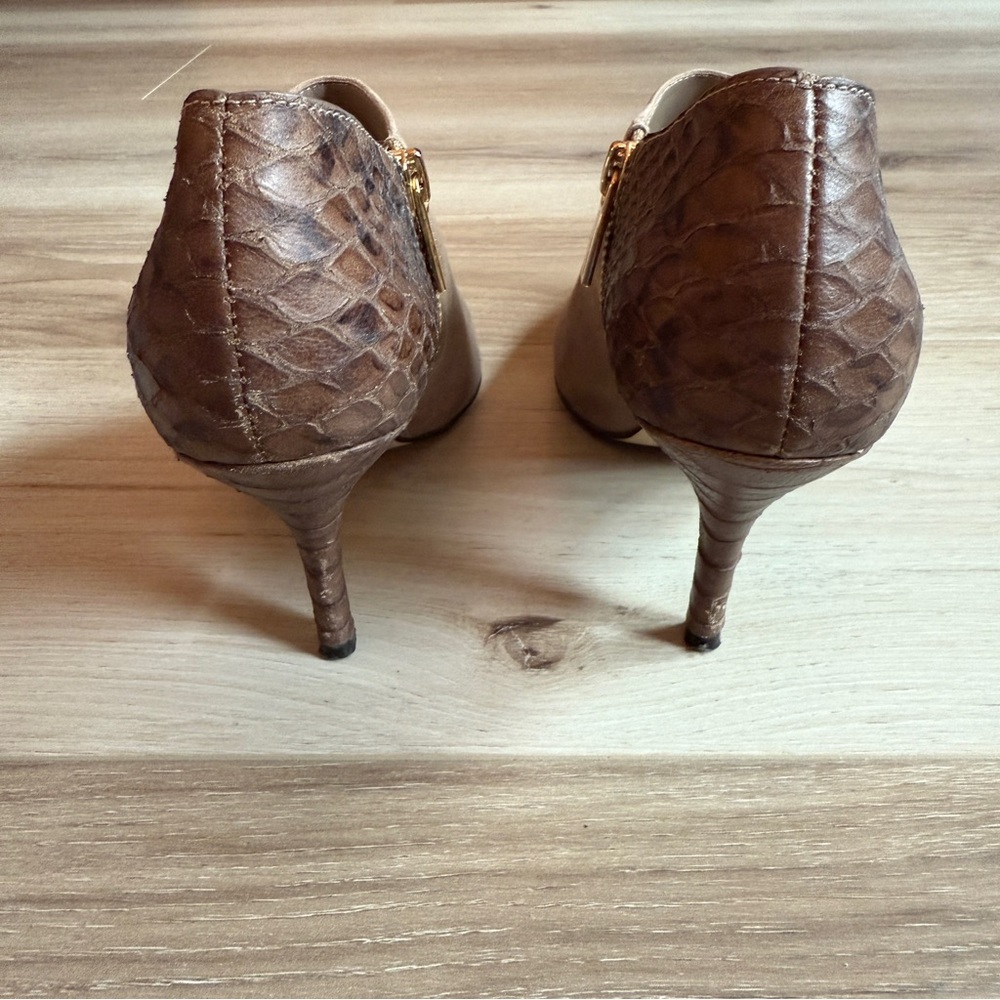 MICHAEL Michael Kors Tan and Brown Ankle Booties - Picture 2 of 7